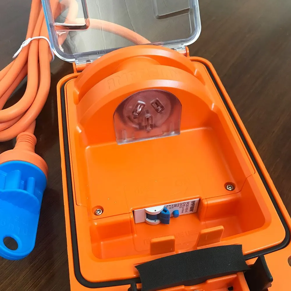 Ampfibian RV Plus 15A−10A Power Adapter 5 Ampfibian RV Plus 15A−10A Power Adapter - Image 3